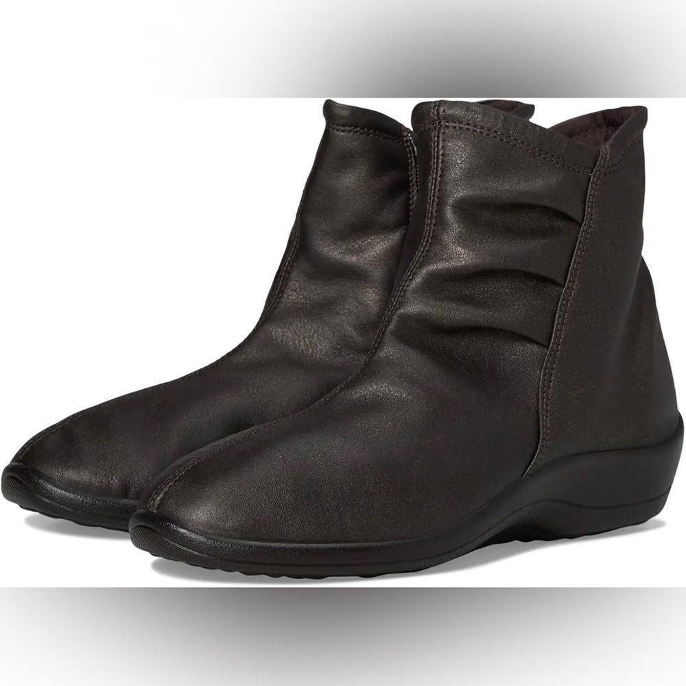 Arcopedico bronze  Ankle Booties Paluma